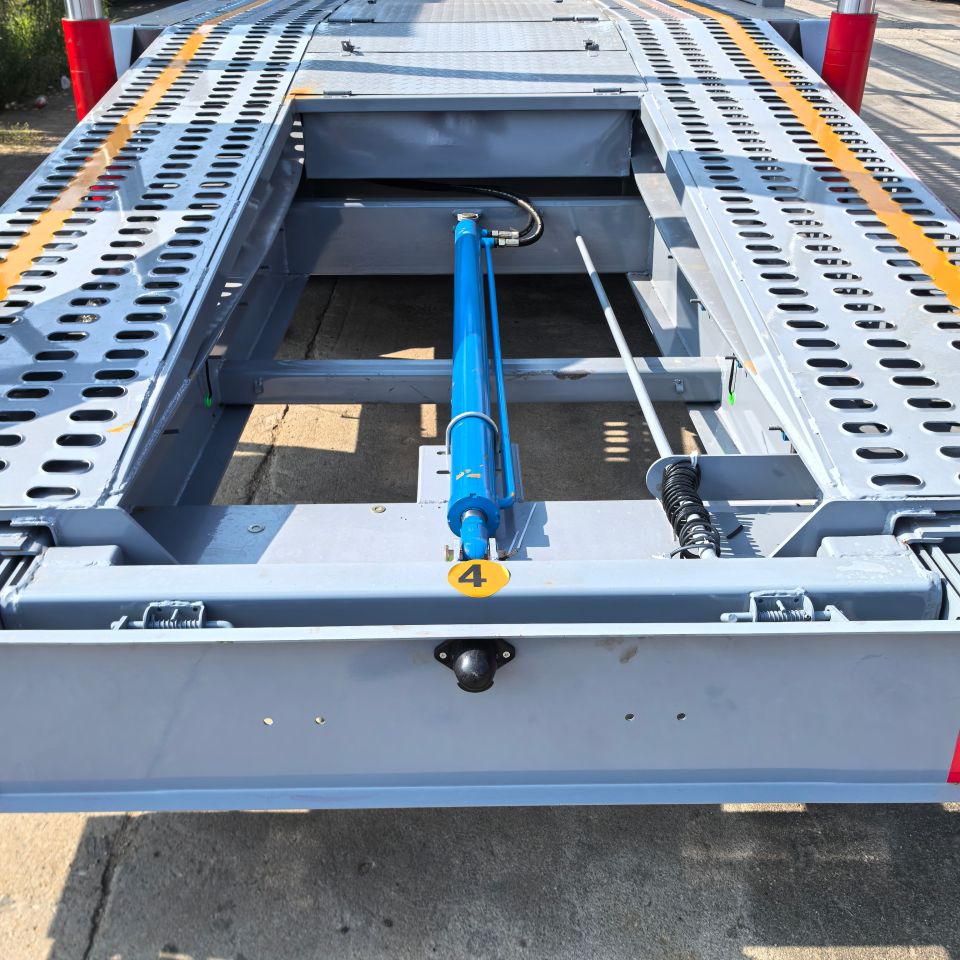 ขายรถพ่วงบรรทุกรถยนต์ 8 คัน