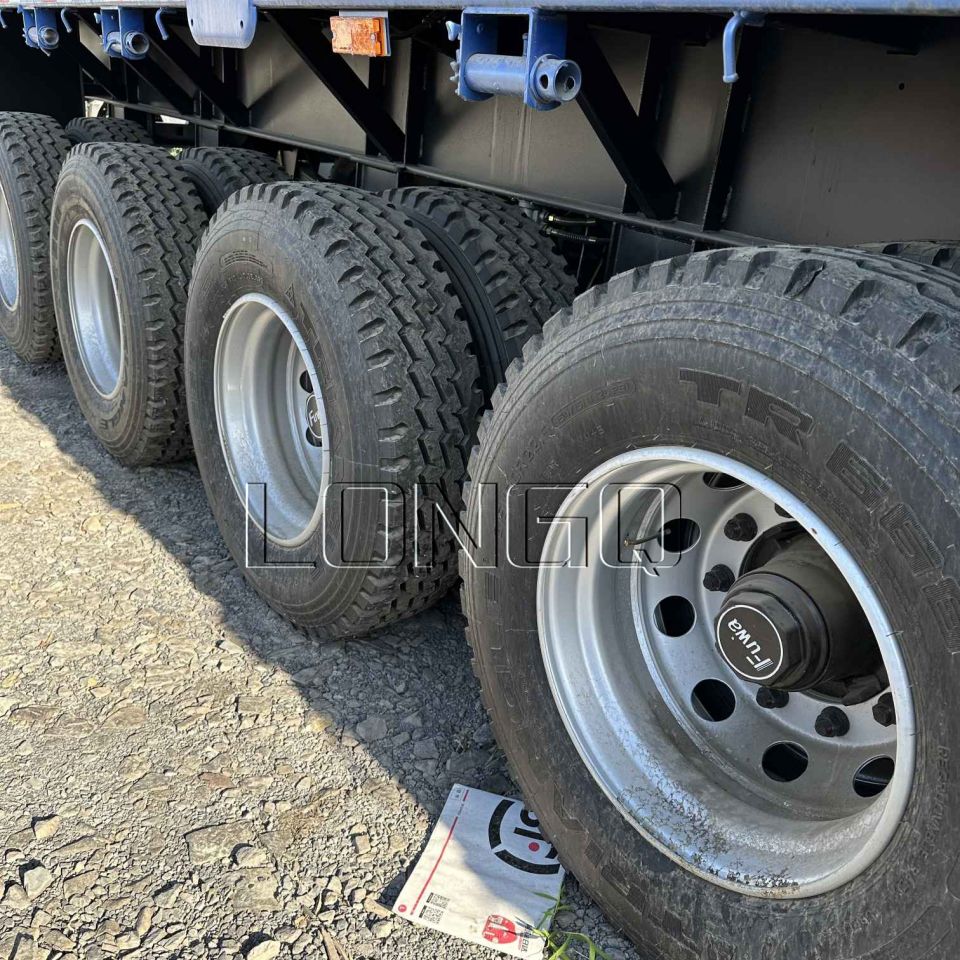 รถกึ่งพ่วงบรรทุกสินค้ารั้ว 4 เพลา รถกึ่งพ่วงบรรทุกสินค้ารั้ว 4 เพลา