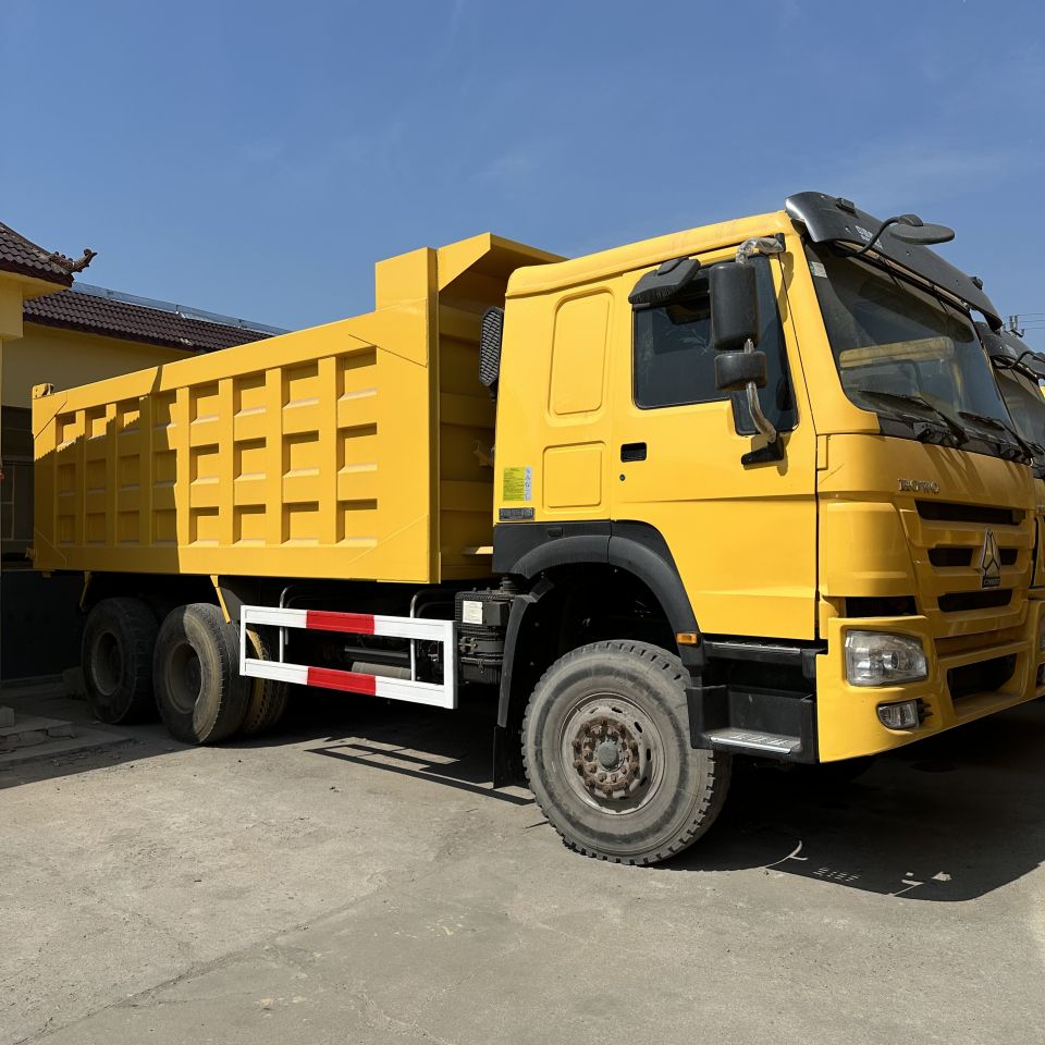 Camion-benne Sinotruk Howo 6x4 Camion-benne Sinotruk Howo 6x4