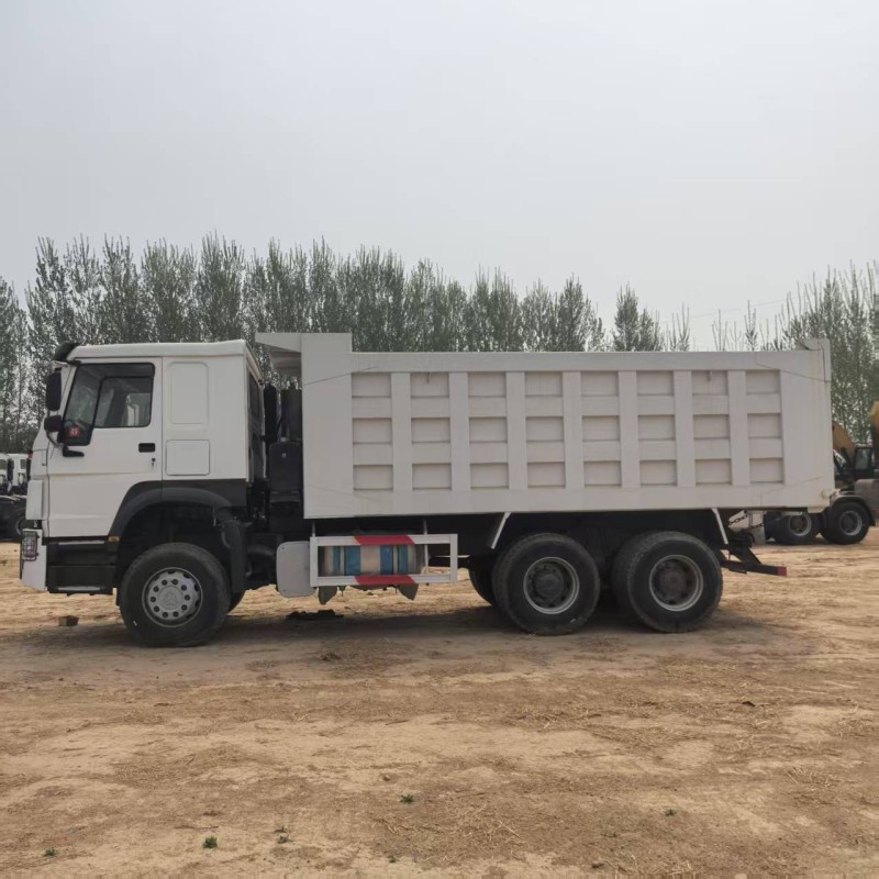 รถบรรทุกดัมพ์ Sinotruk 840 Howo 6x4 รถบรรทุกดัมพ์ Sinotruk 840 Howo 6x4
