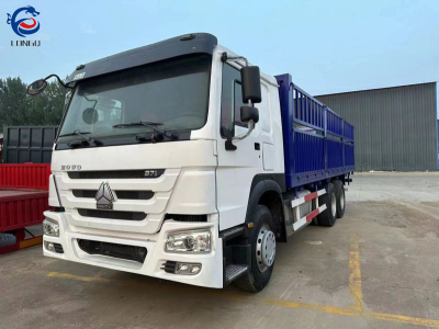 Howo 6x4 10 ล้อรถบรรทุกสินค้ารั้ว
