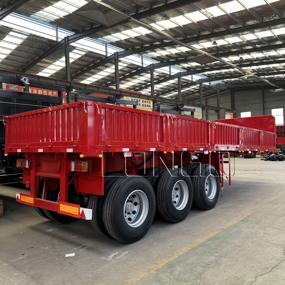 รถกึ่งพ่วงบรรทุกสินค้าติดผนัง 3 เพลา รถกึ่งพ่วงบรรทุกสินค้าติดผนัง 3 เพลา