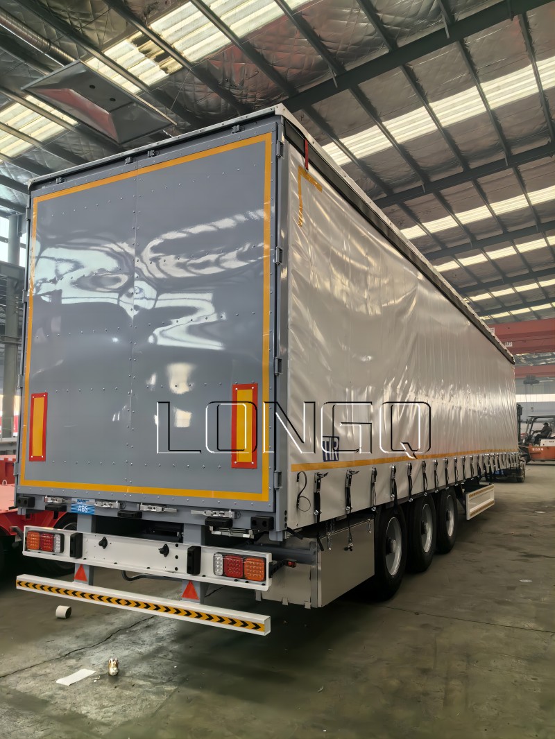 Semi-remorque à côté rideau Semi-remorque à côté rideau