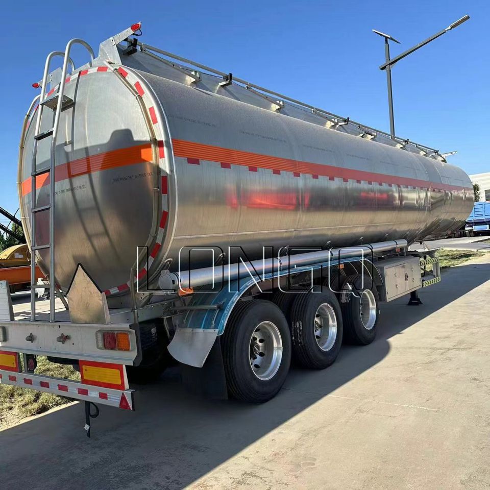 Trailer tàu chở dầu nhiên liệu nhôm 45000 lít Trailer tàu chở dầu nhiên liệu nhôm 45000 lít
