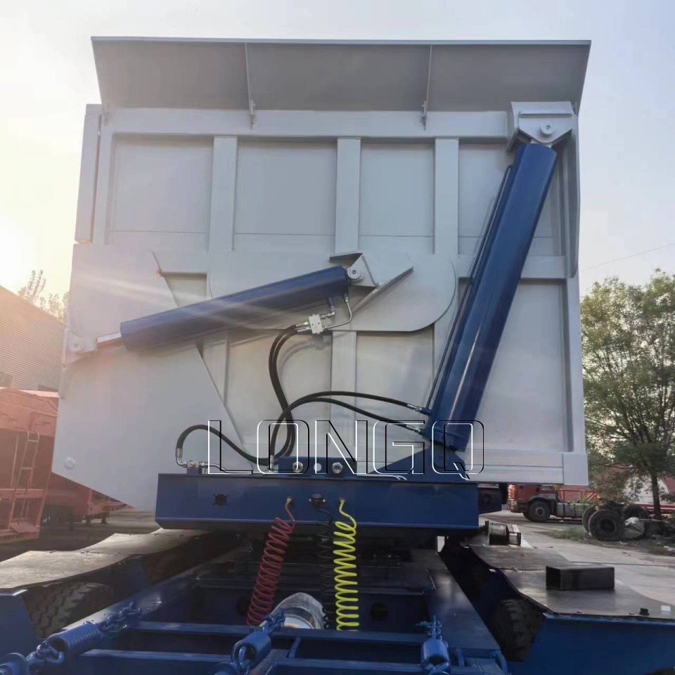 Полуприцеп с задней разгрузкой Полуприцеп с задней разгрузкой