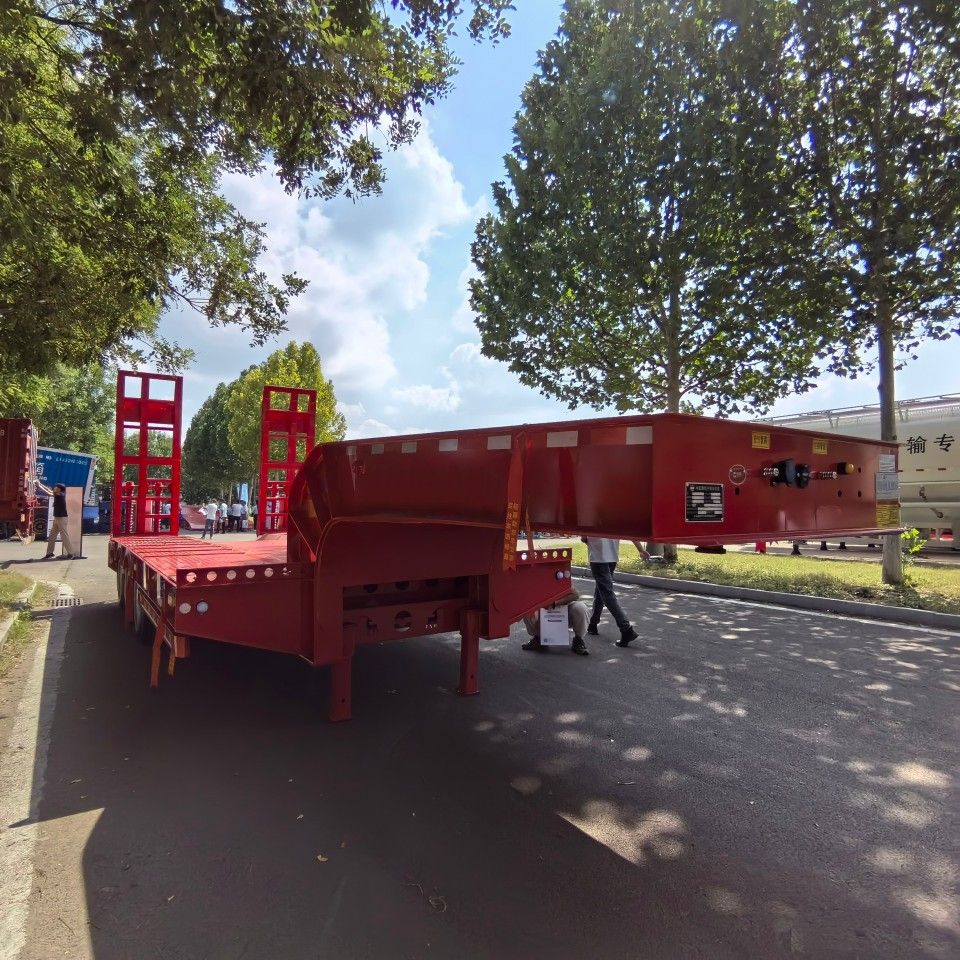 ขายรถพ่วงเตียงต่ำ ขายรถพ่วงเตียงต่ำ