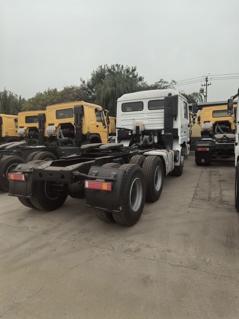 Тягач Shacman F3000 по низкой цене Тягач Shacman F3000 по низкой цене