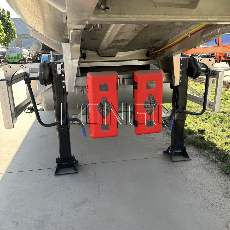 Trailer tàu chở dầu nhiên liệu nhôm 45000 lít Trailer tàu chở dầu nhiên liệu nhôm 45000 lít