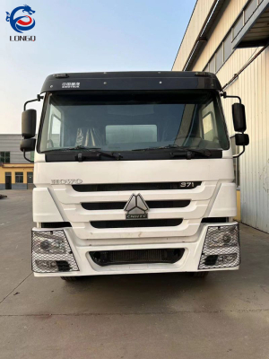 รถบรรทุกถังน้ำมันเชื้อเพลิง Sinotruk Howo 371