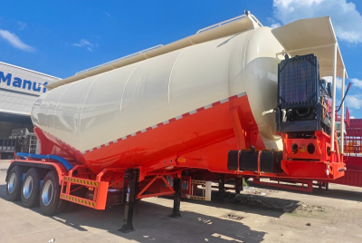 เรือบรรทุกปูนซีเมนต์จํานวนมาก