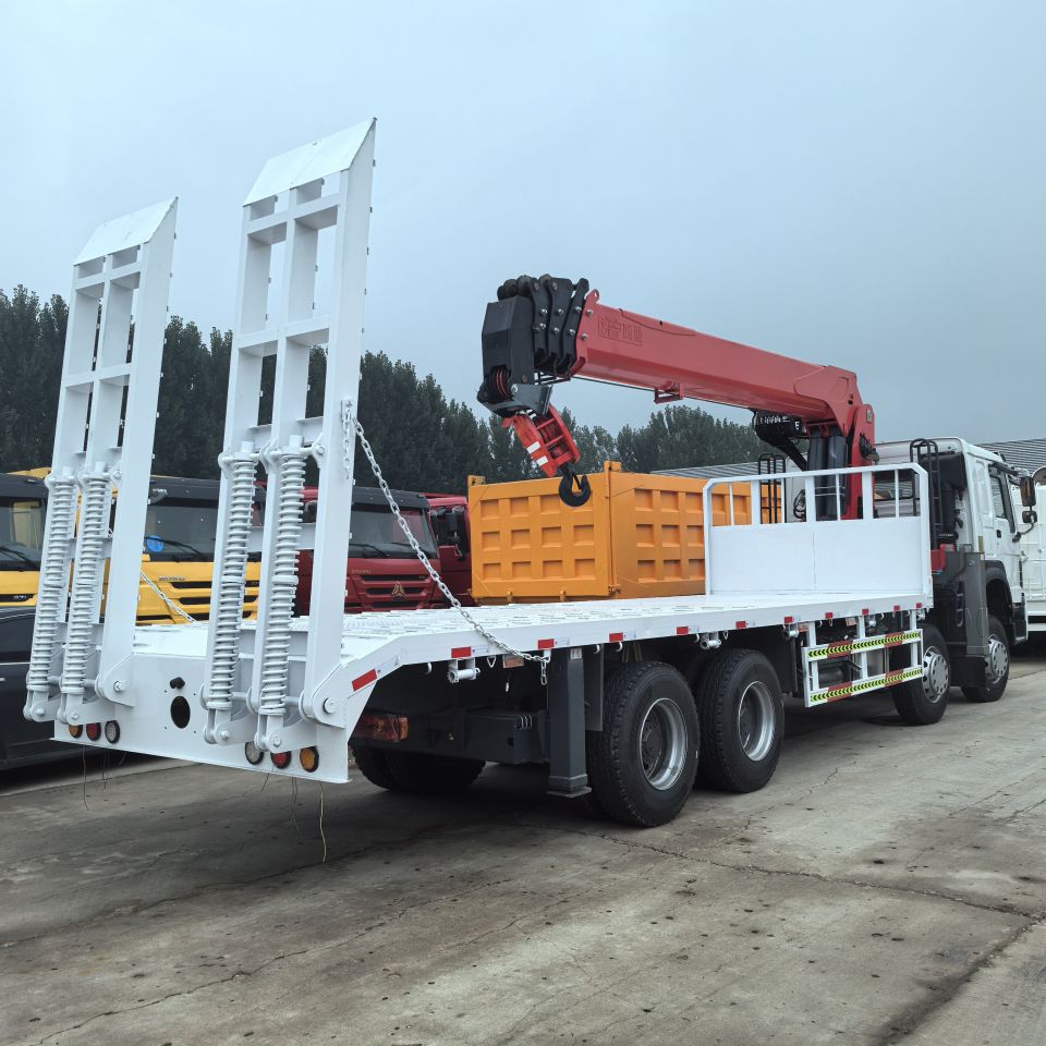 Xe tải phẳng Howo có cần cẩu Xe tải phẳng Howo có cần cẩu