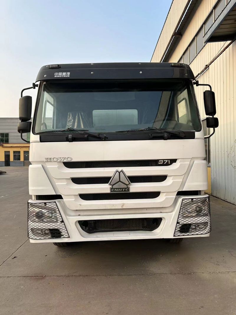 รถบรรทุกถังน้ำมันเชื้อเพลิง Sinotruk Howo 371 รถบรรทุกถังน้ำมันเชื้อเพลิง Sinotruk Howo 371
