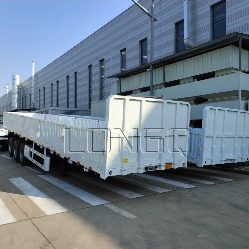 Semi-remorque à paroi latérale à 3 essieux Semi-remorque à paroi latérale à 3 essieux