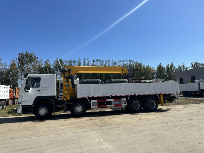 รถบรรทุกติดเครน