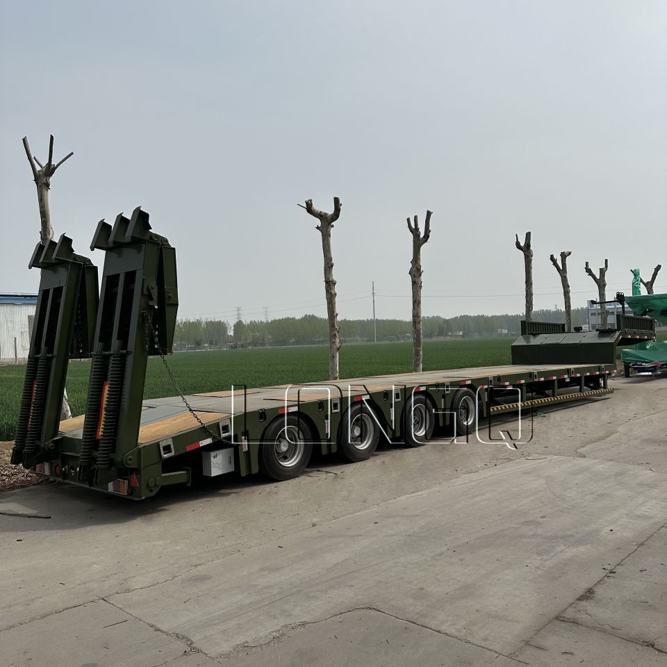 ตัวอย่างหนังกึ่งพ่วงต่ำ 4 เพลา Gooseneck Low Boy ตัวอย่างหนังกึ่งพ่วงต่ำ 4 เพลา Gooseneck Low Boy