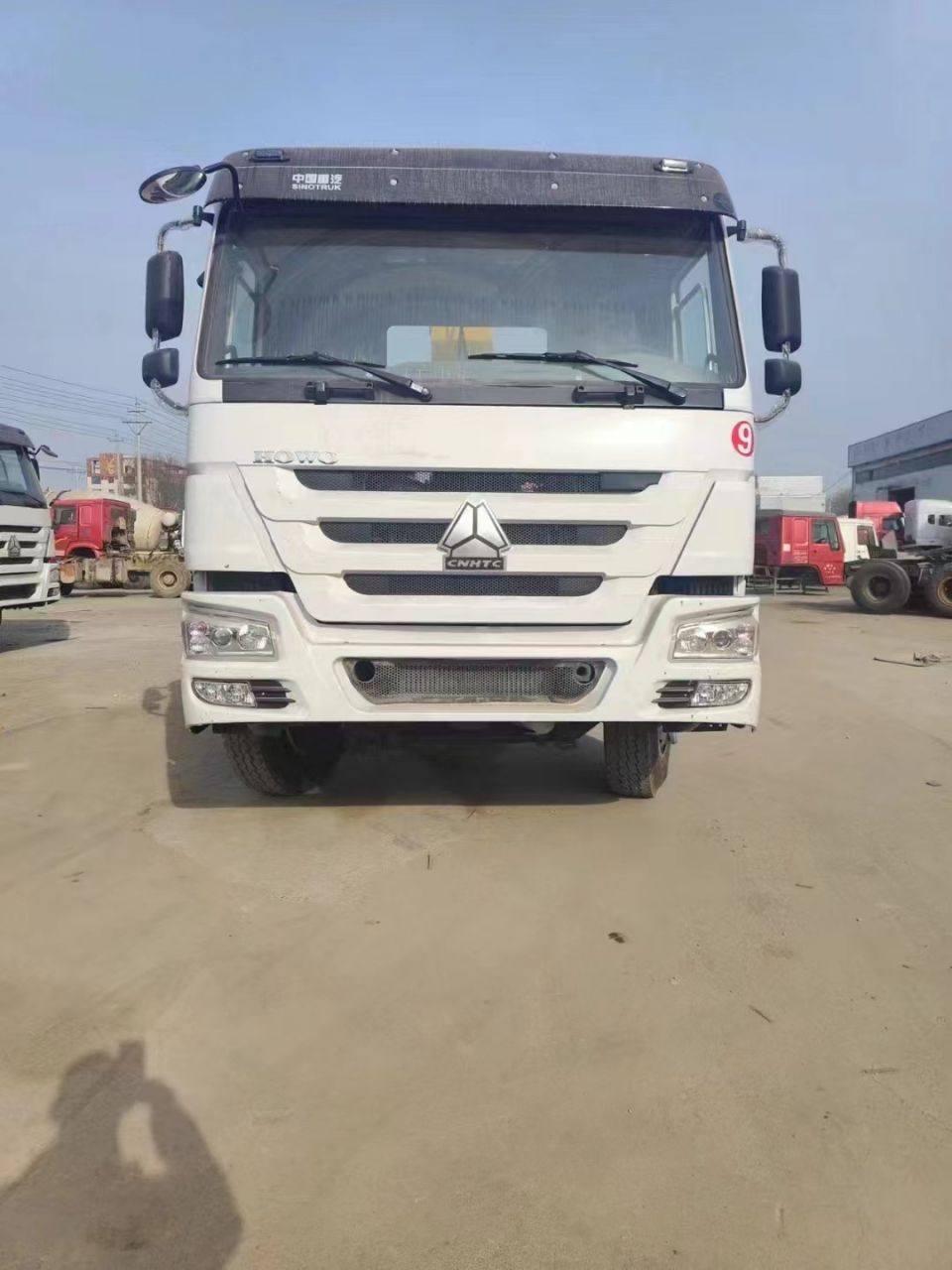 Howo 6x4 รถบรรทุกติดเครน Howo 6x4 รถบรรทุกติดเครน