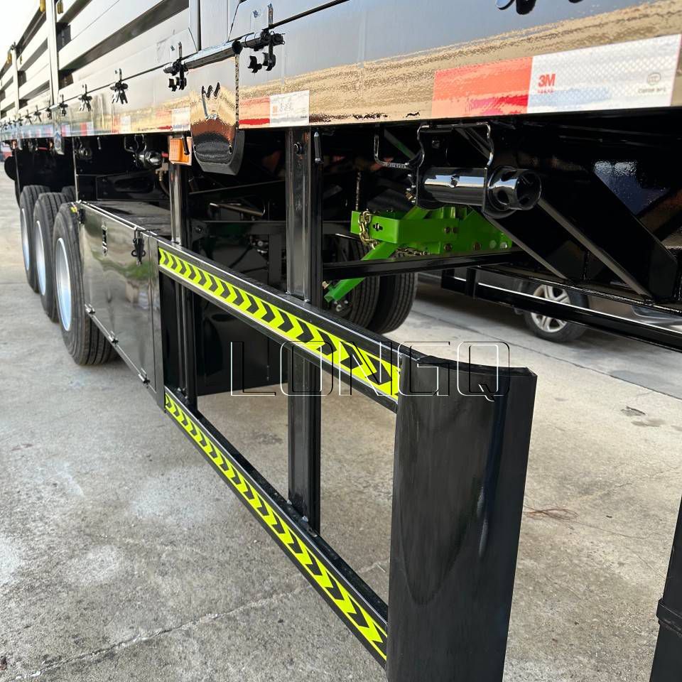 Remolque con pared abatible Remolque con pared abatible