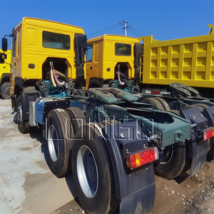 หัวรถแทรกเตอร์ Sinotruk Howo 6X4 หัวรถแทรกเตอร์ Sinotruk Howo 6X4