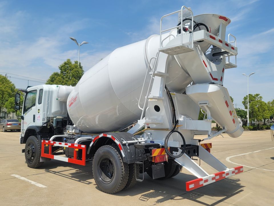 ขายรถบรรทุกโม่ผสมคอนกรีต DongFeng S600 6 ลูกบาศก์ ขายรถบรรทุกโม่ผสมคอนกรีต DongFeng S600 6 ลูกบาศก์