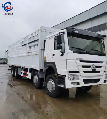 ขายรถบรรทุกรั้วขนส่งสินค้า Sinotruck Howo 6x4