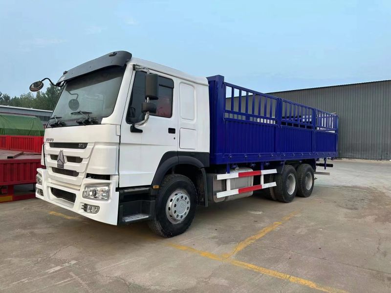 Howo 6x4 10 ล้อรถบรรทุกสินค้ารั้ว Howo 6x4 10 ล้อรถบรรทุกสินค้ารั้ว