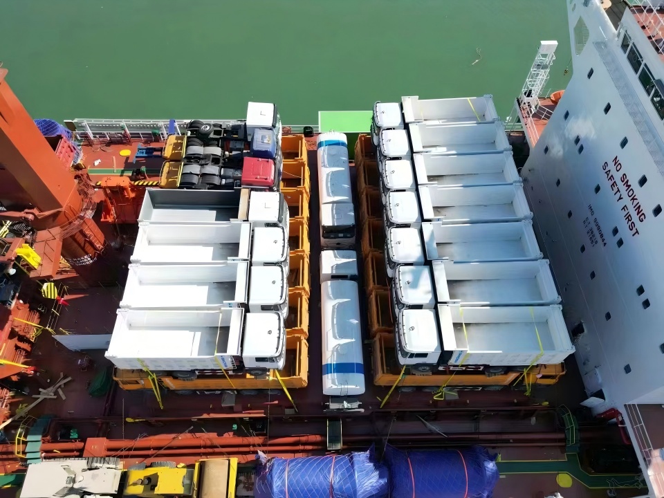 รถบรรทุกแมนลิฟต์ รถบรรทุกแมนลิฟต์