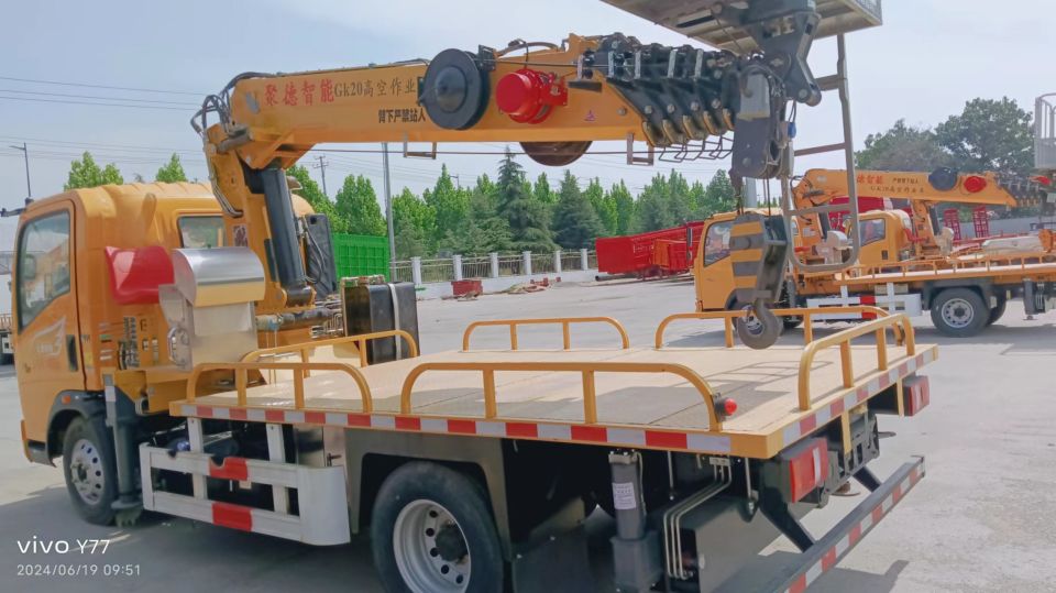 รถบรรทุกกระเช้าลอยฟ้า รถบรรทุกกระเช้าลอยฟ้า