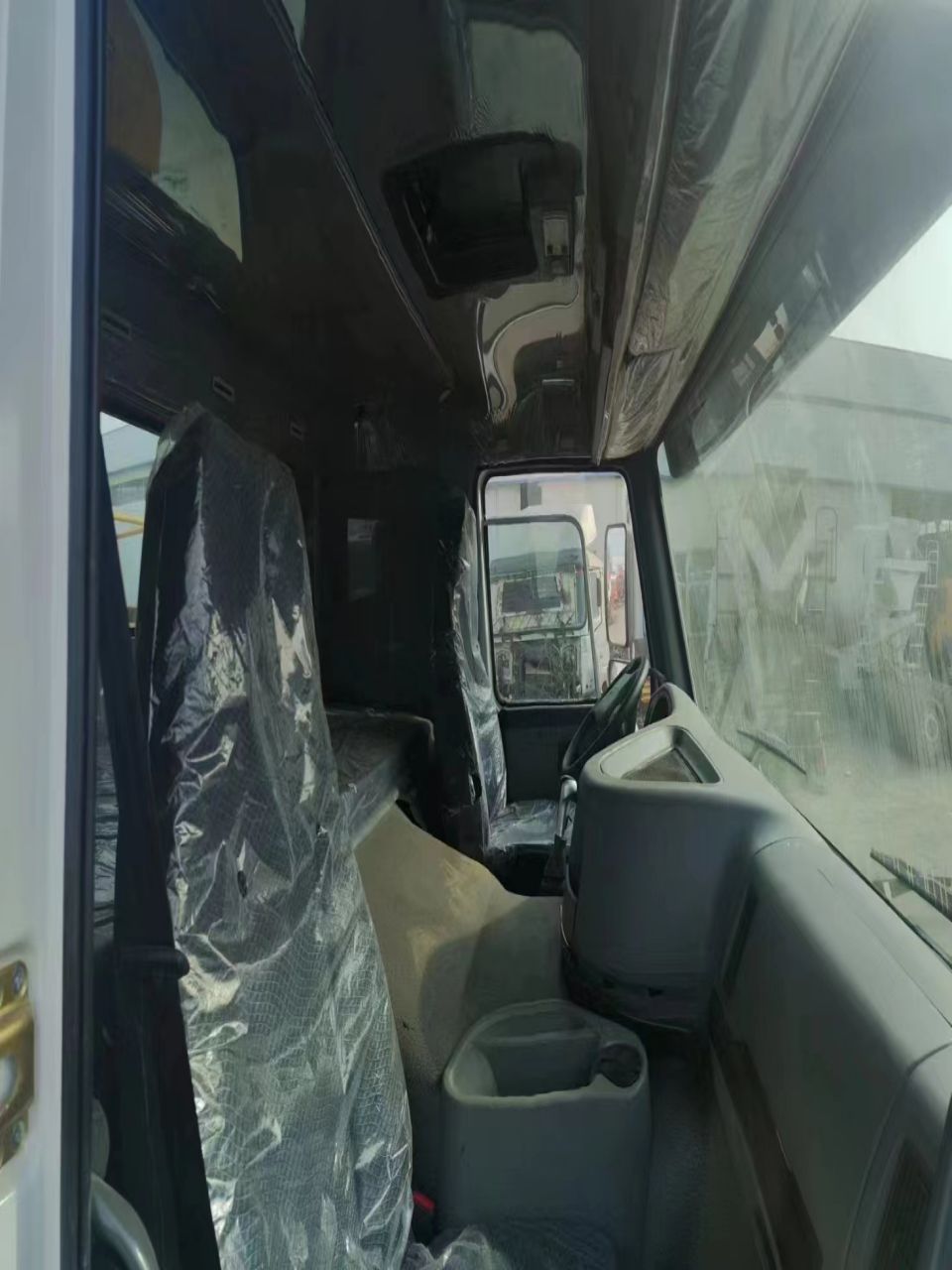 Howo 6x4 รถบรรทุกติดเครน Howo 6x4 รถบรรทุกติดเครน