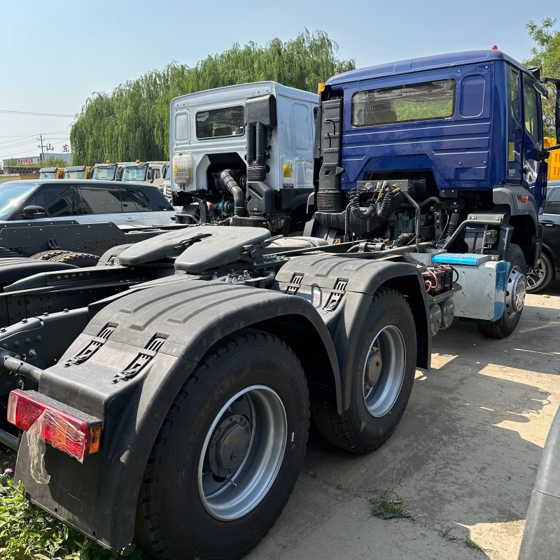 รถบรรทุกหัวลาก Howo 6x4 รถบรรทุกหัวลาก Howo 6x4