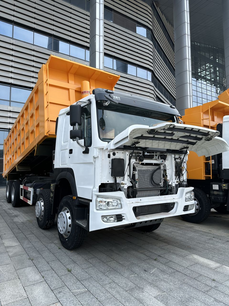 รถบรรทุกดัมพ์ Howo 8x4 รถบรรทุกดัมพ์ Howo 8x4