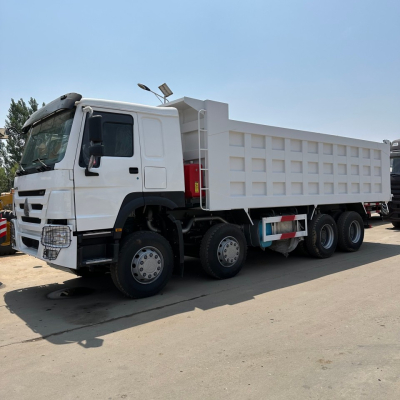 รถบรรทุกดัมพ์ Sinotruk Howo 8x4